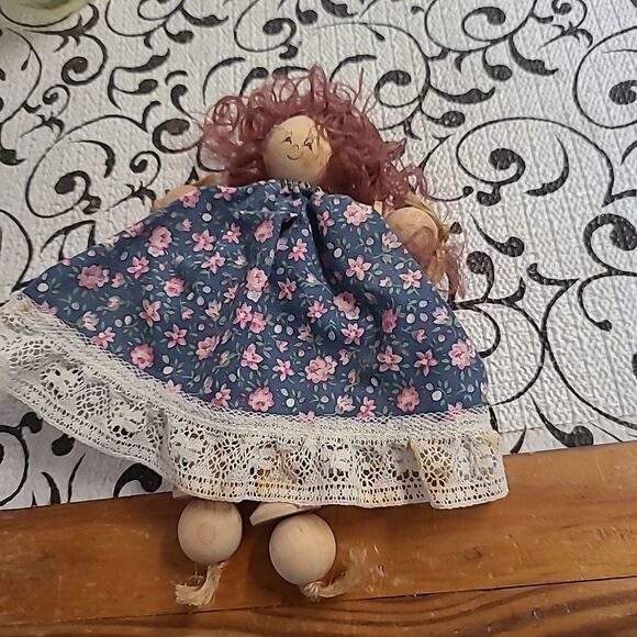 Folk Art Spoolie Doll - Picture 1 of 5